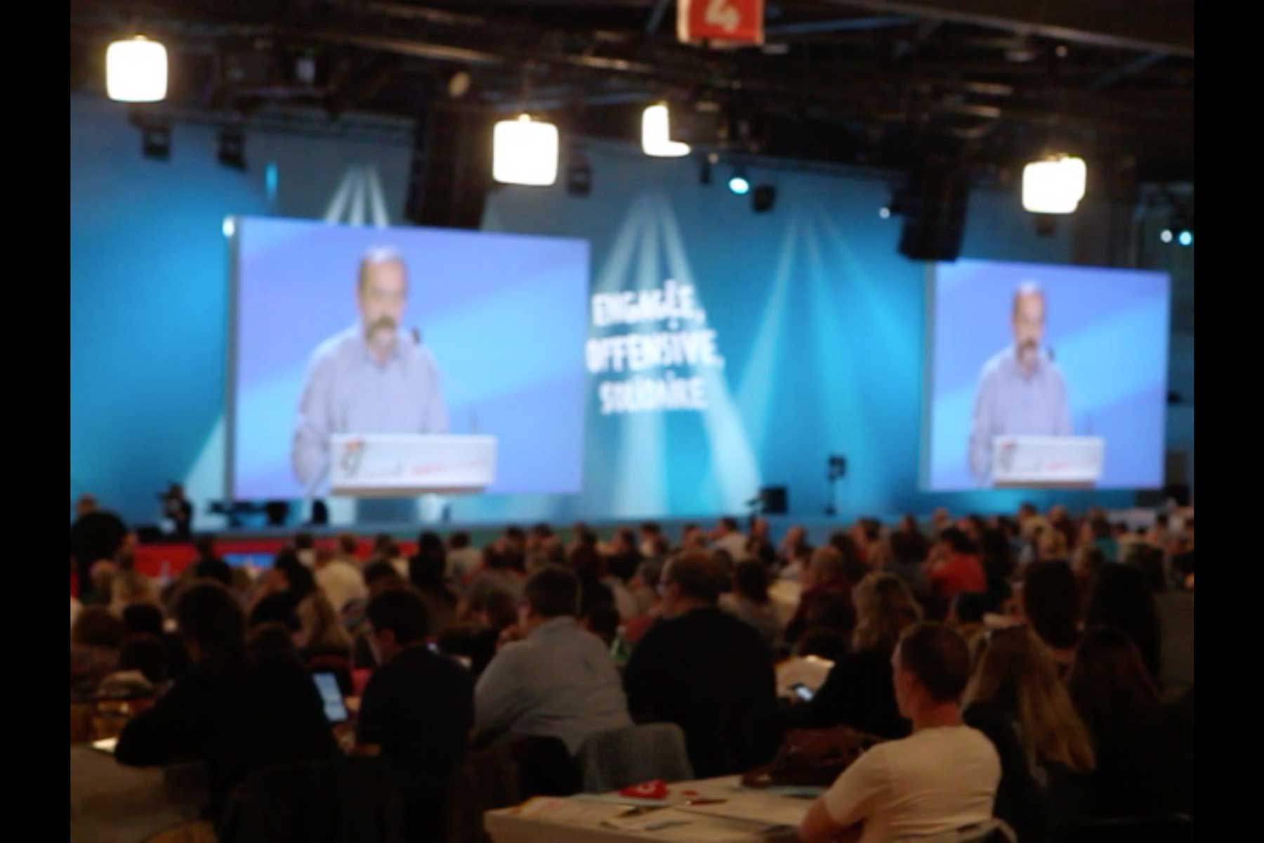 Der Generalsekretär der CGT am Rednerpult  Fotografie von Heiko Schäfer