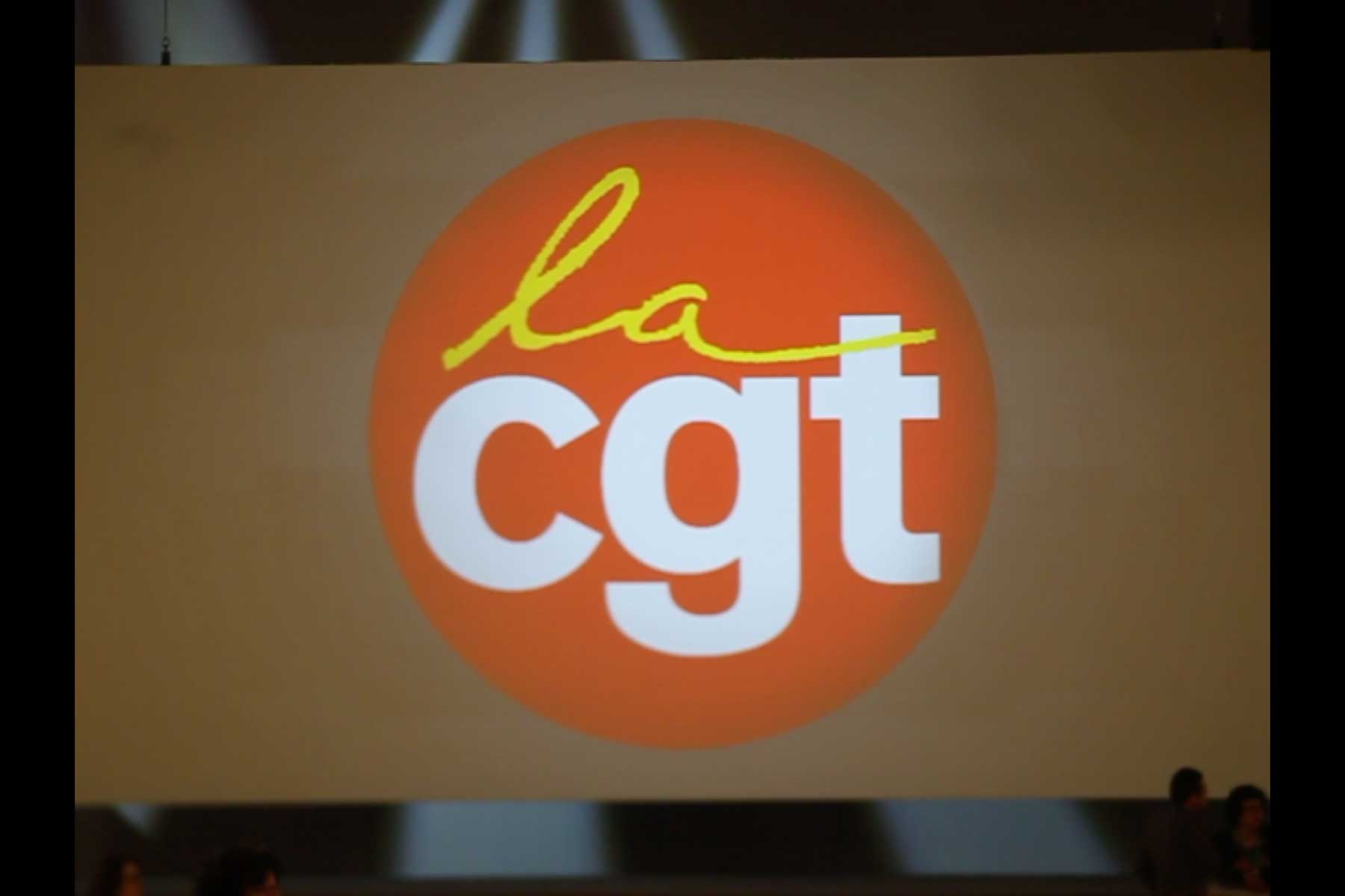 Projektion mit dem Brand der CGT  Fotografie von Heiko Schäfer