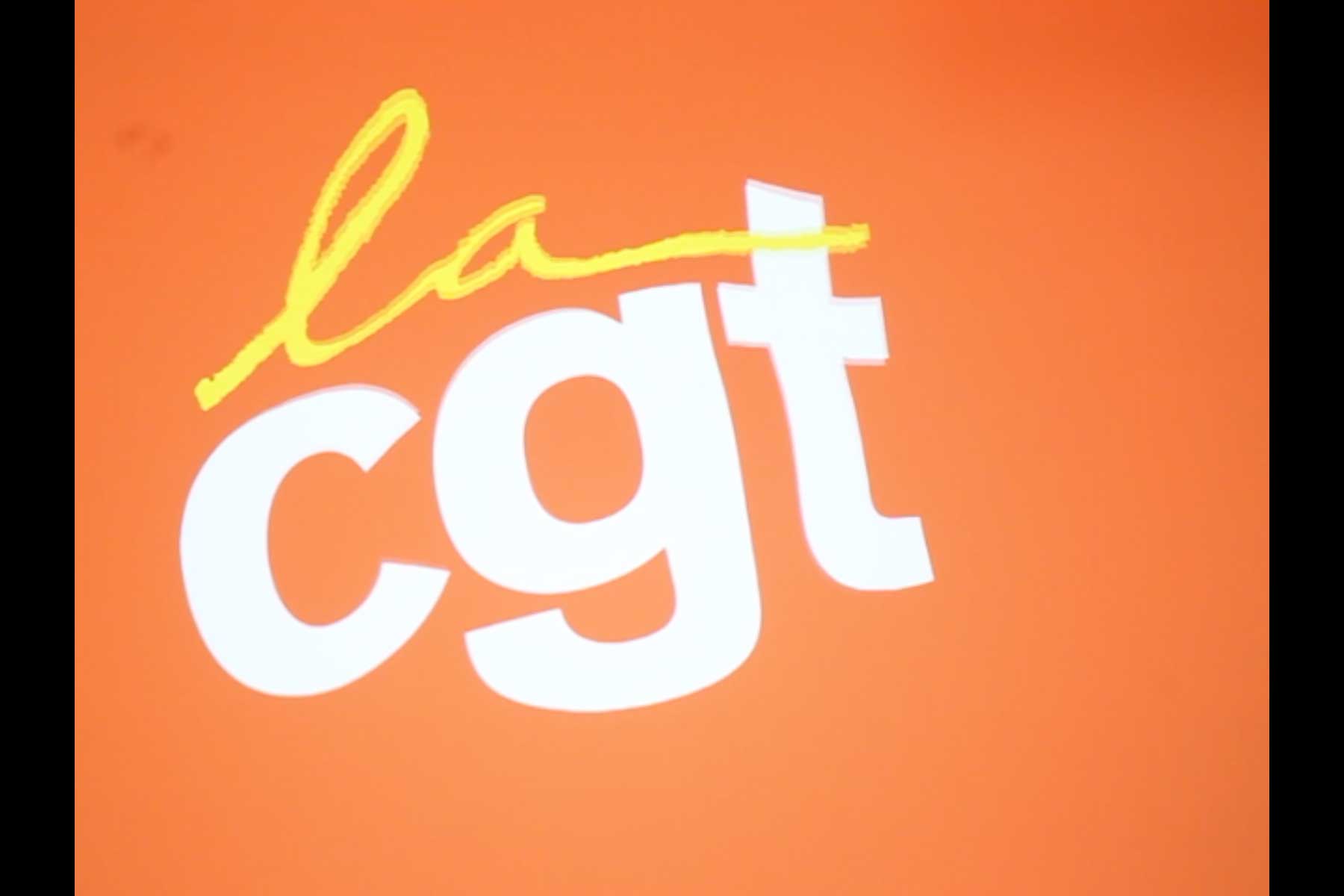 Projektion mit dem Brand der CGT  Fotografie von Heiko Schäfer