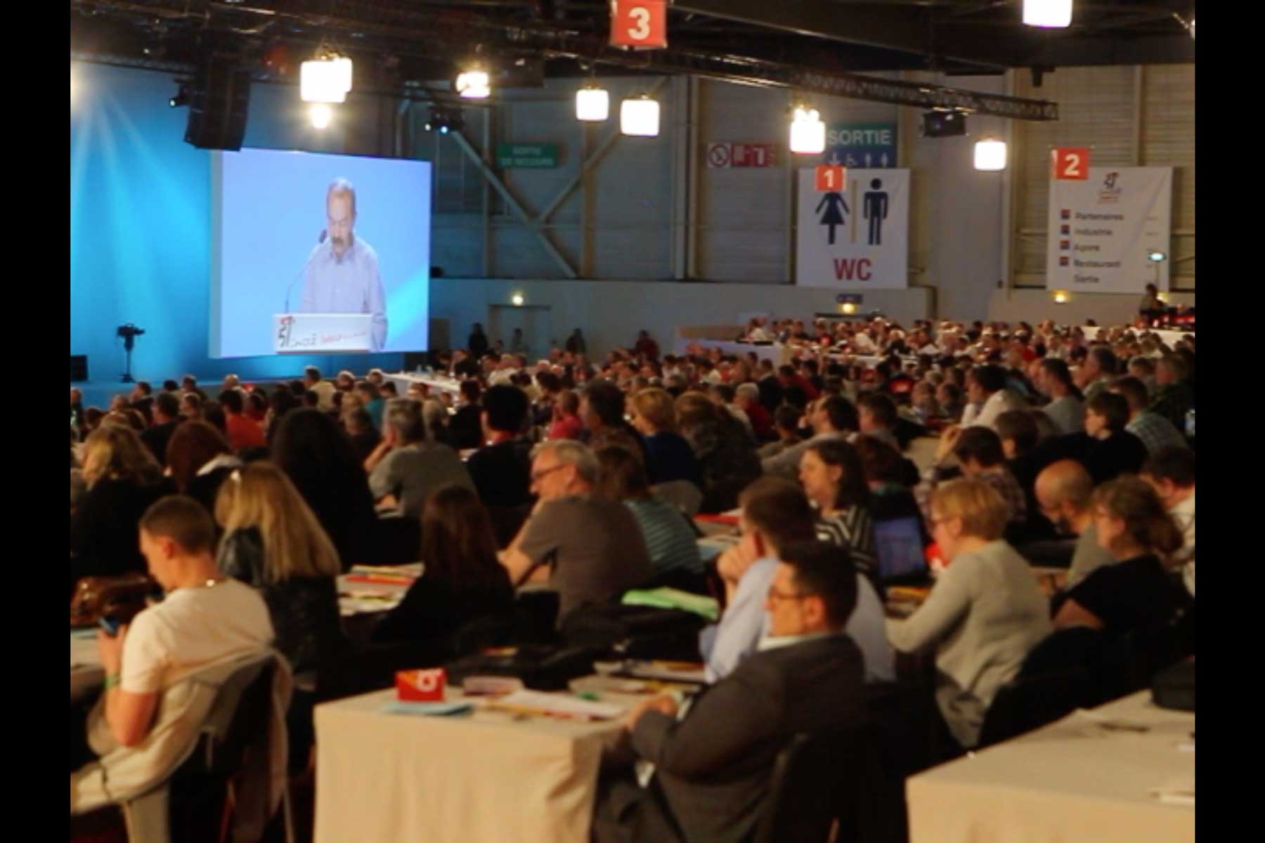 Der Generalsekretär der CGT am Rednerpult  Fotografie von Heiko Schäfer