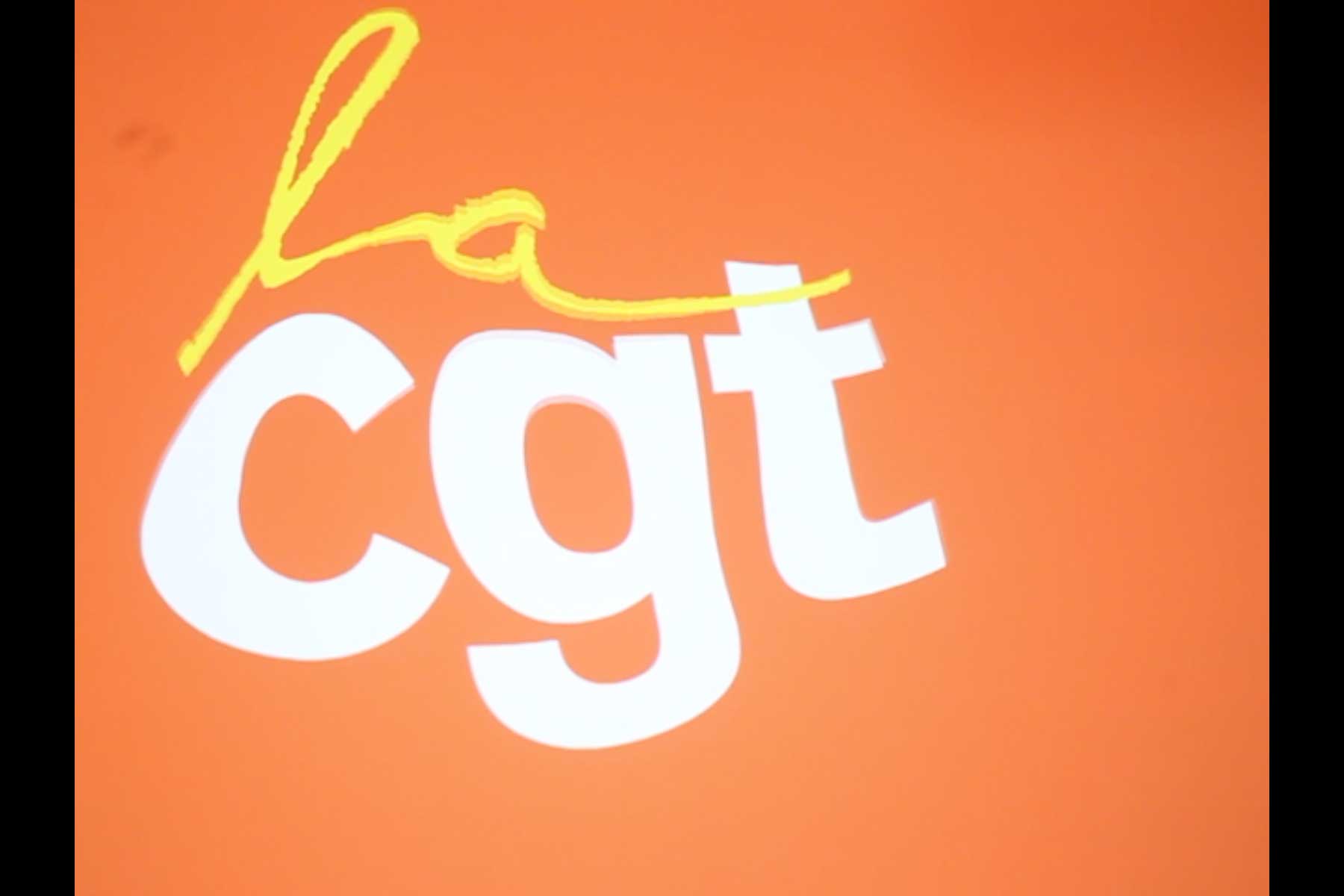 Projektion mit dem Brand der CGT  Fotografie von Heiko Schäfer
