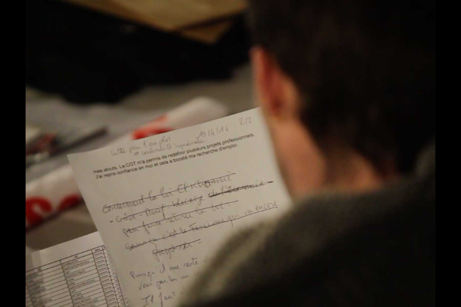 Der Gewerkschafter Emmanuel Roux mit Notizen und einer Liste auf dem 51. Kongress der CGT  Fotografie von Heiko Schäfer