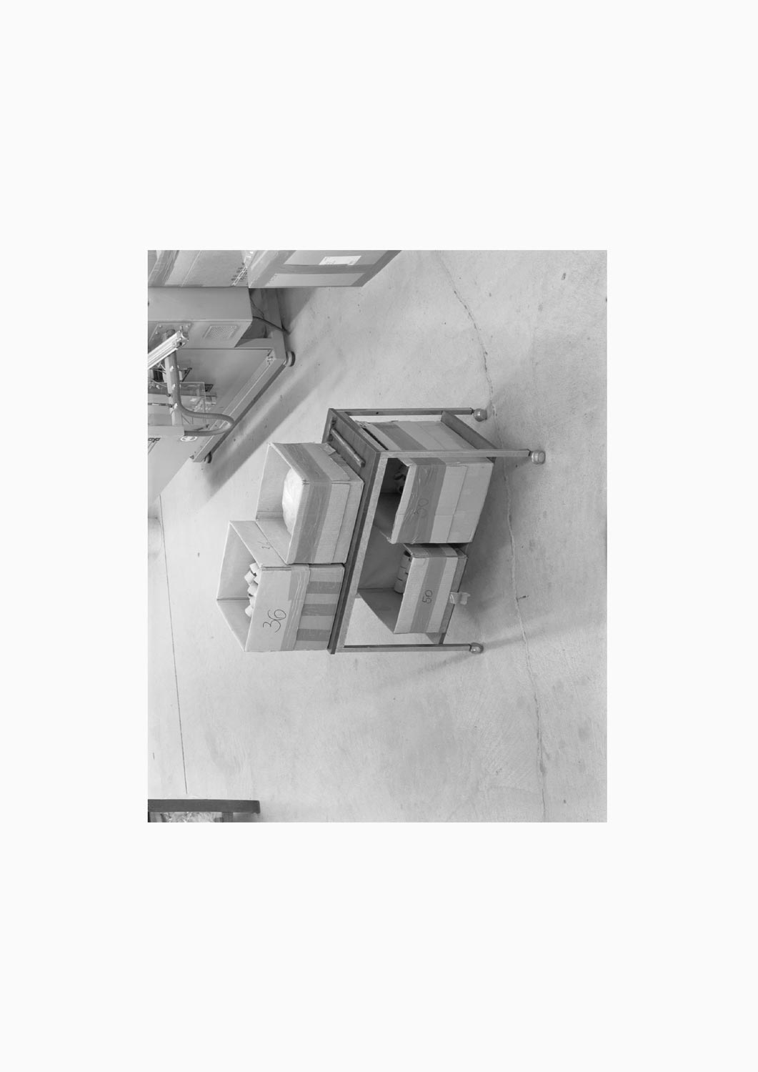 Detailaufnahme eines Arbeitstisches auf Rollen in der Firma M. Batex  Fotografie von Heiko Schäfer