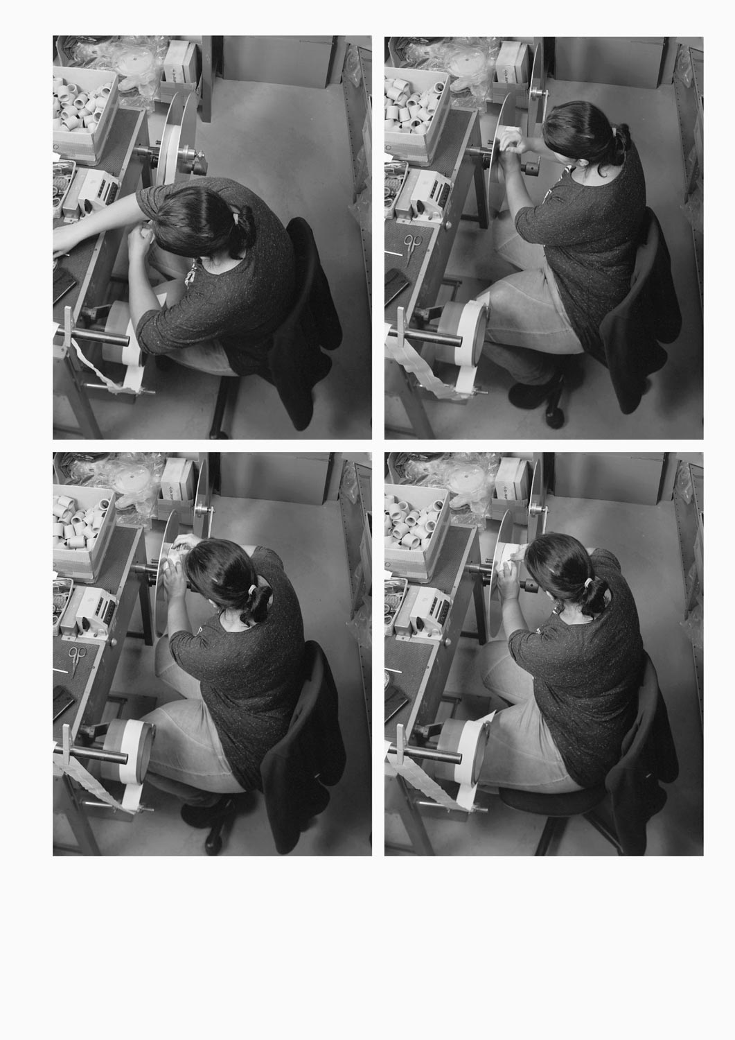 Eine Textilarbeiterin arbeitet an einer Maschine in der Firma M. Batex  Fotografie von Heiko Schäfer